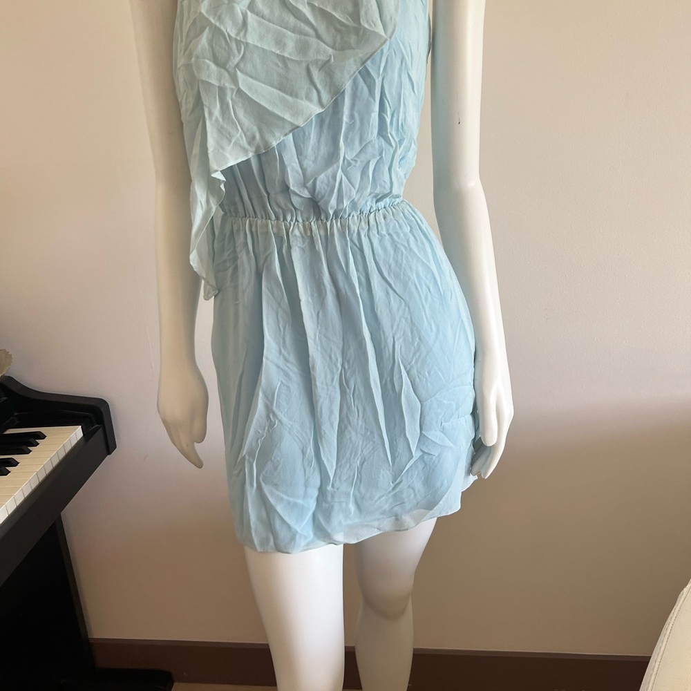 Elegant Light Blue Sleeveless Dress - Picture 3 of 3